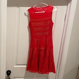 red dress, super flattering!!